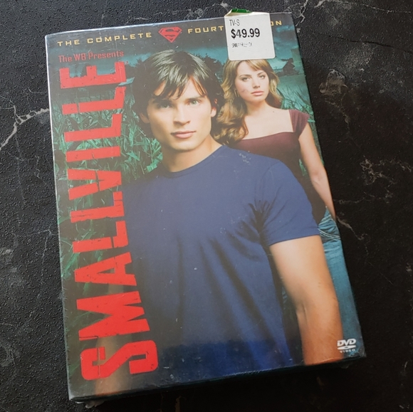 Warner Brother's Smallville TV Series-Seasons Two, Four, Six, Seven and Eight. - Picture 4 of 8